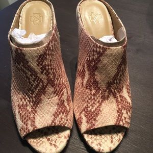 Ann Taylor Split On - high heels/ open toes